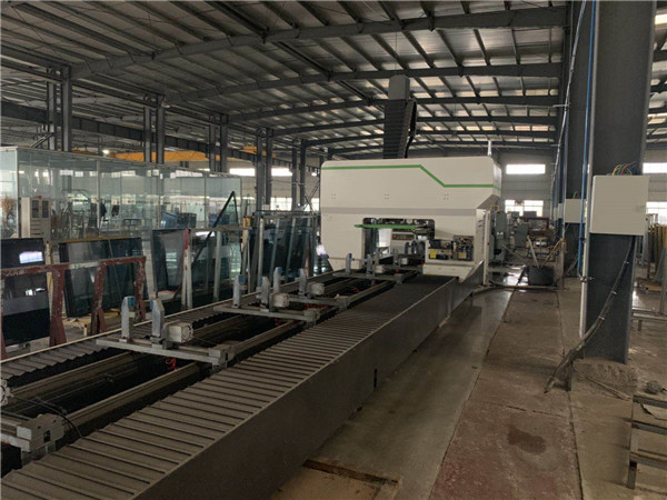 Unit type curtain wall four axis processing center