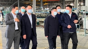 市侨联党组书记、主席商晓东，党组成员、四级调研员周政，二级主任科员王成金等相关领导到江苏景泰玻璃有限公司视察